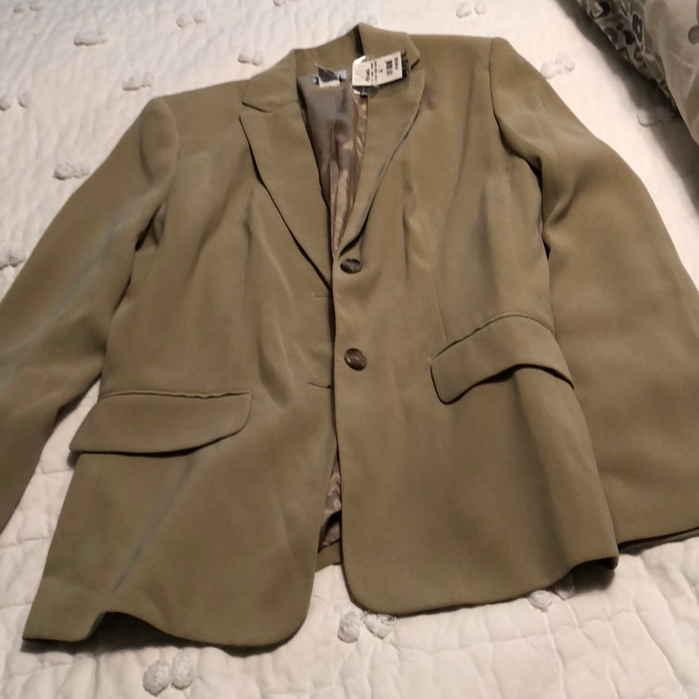 Loft Women’s suit brand new